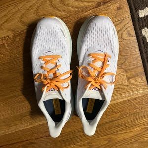 Hoka Clifton 8